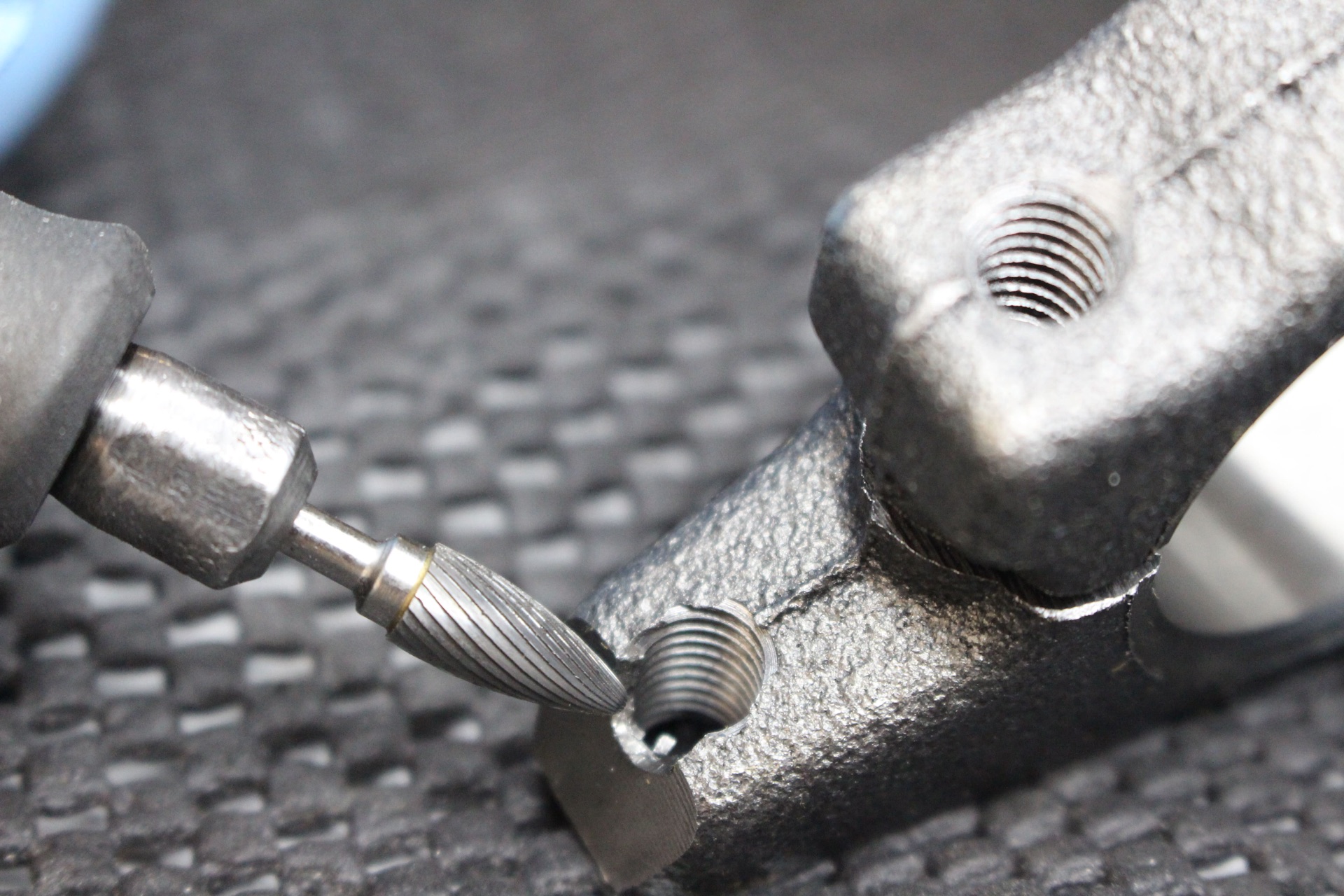 Nachbearbeitung eines beanstandeten Metallbauteils